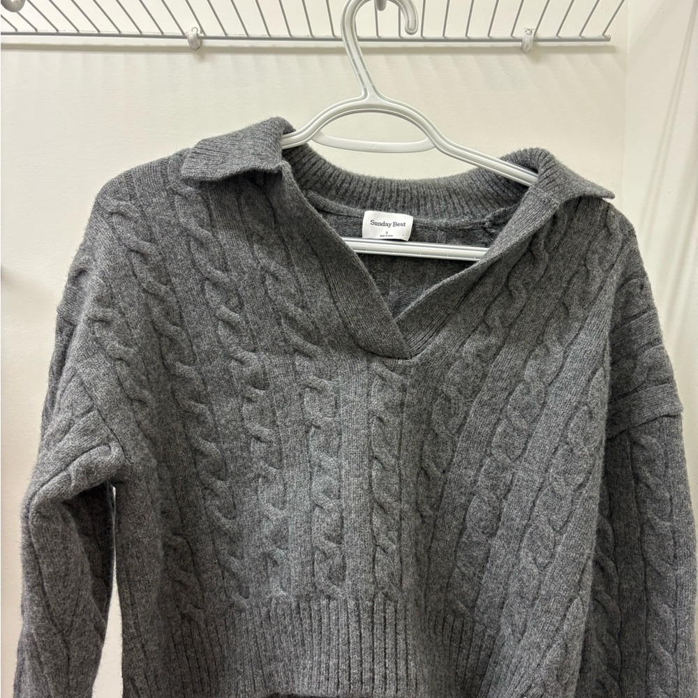 Sunday Best Aritzia  Women's Gray Cable Knit V-Neck Sweater